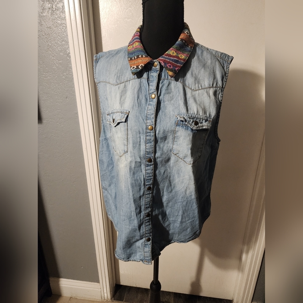 Life In Progress sleeveless denim like top with patterned collar. Size L